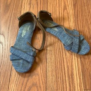 Toms sandals